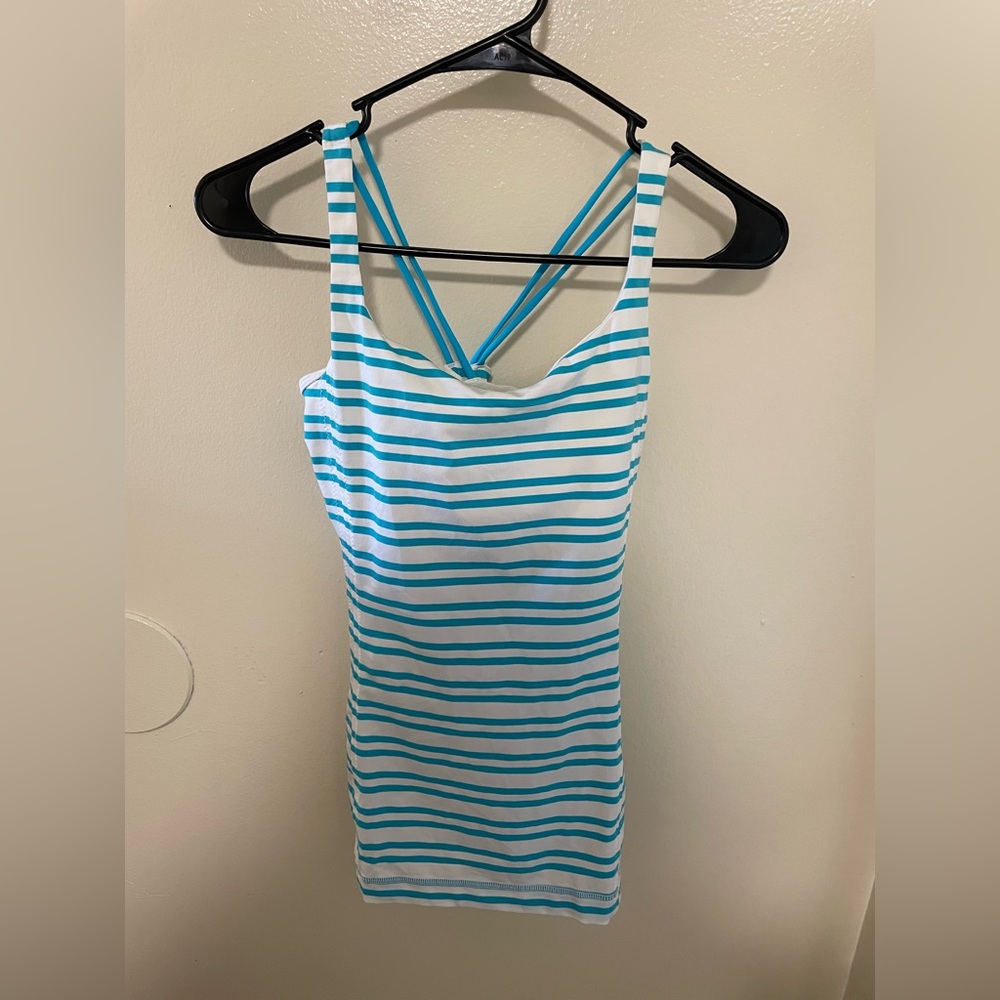 ✨Lululemon Free To Be Tank Striped Spry Blue Size 2 - Picture 3 of 14